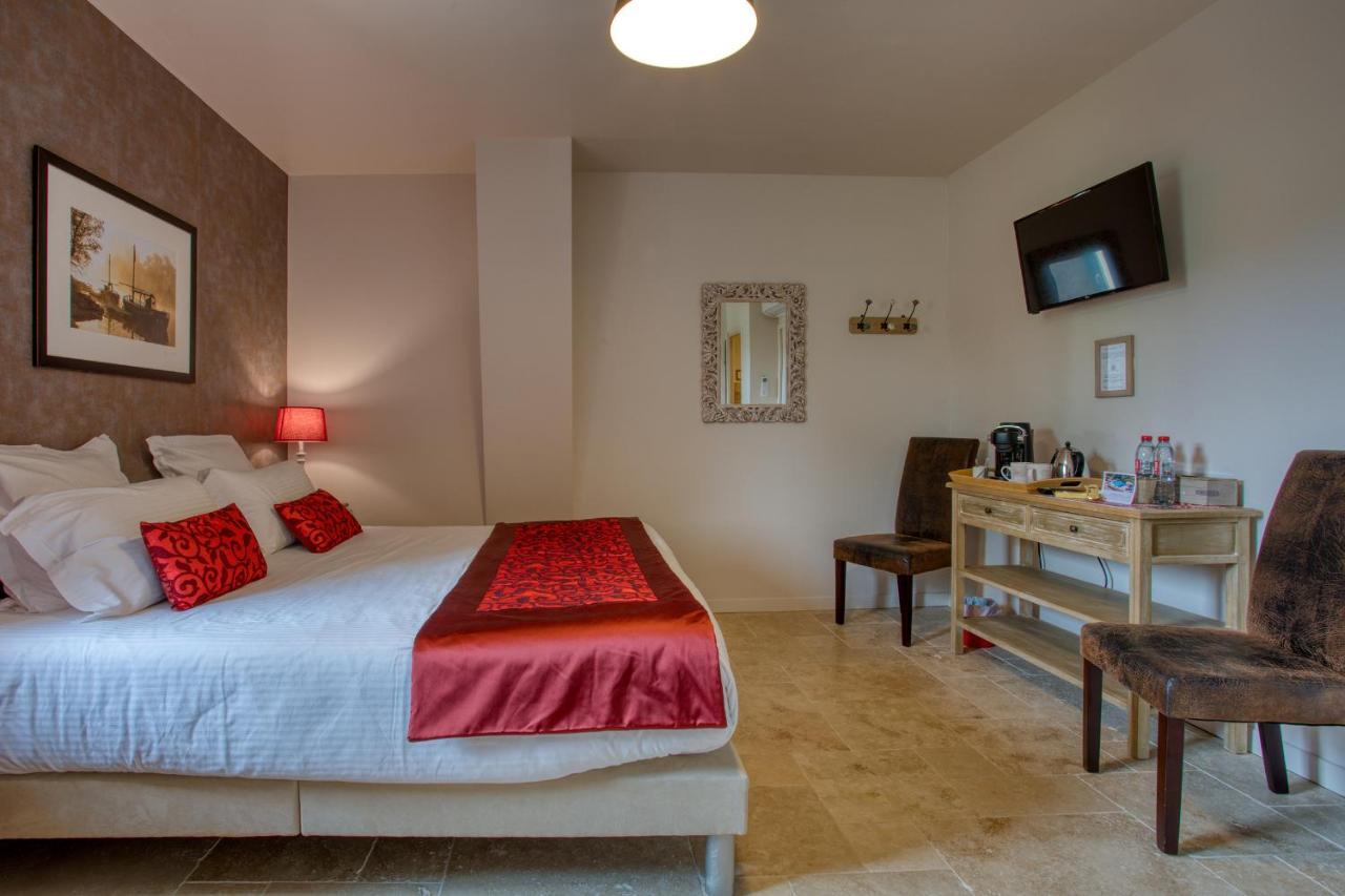 Domaine Des Pierres Blanches - Chambres D'Hotes Carlux Exterior photo